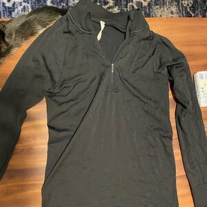 Lulu Lemon barely worn quarter zip long sleeve winter run top.
